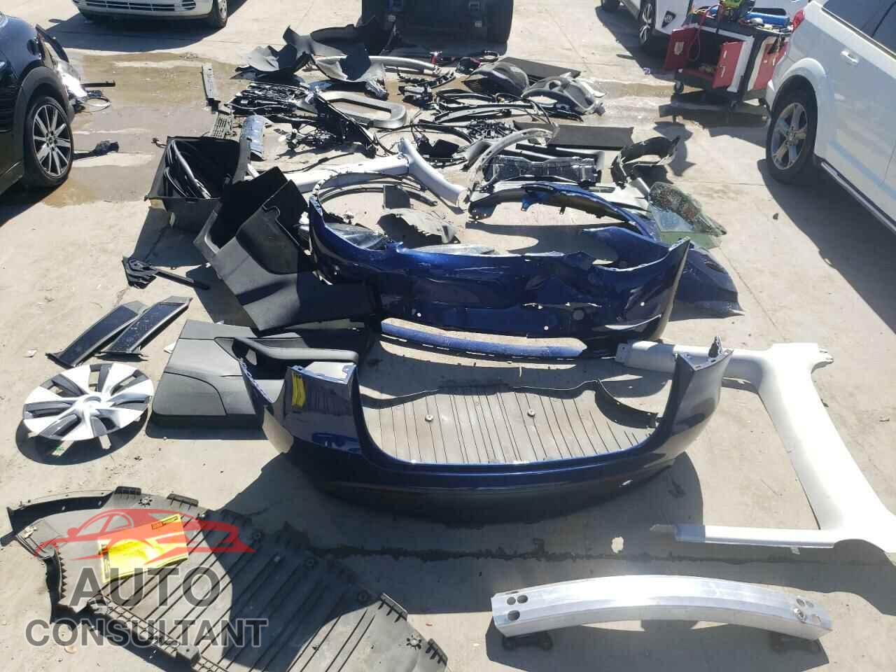 TESLA MODEL Y 2021 - 5YJYGDEE6MF094855