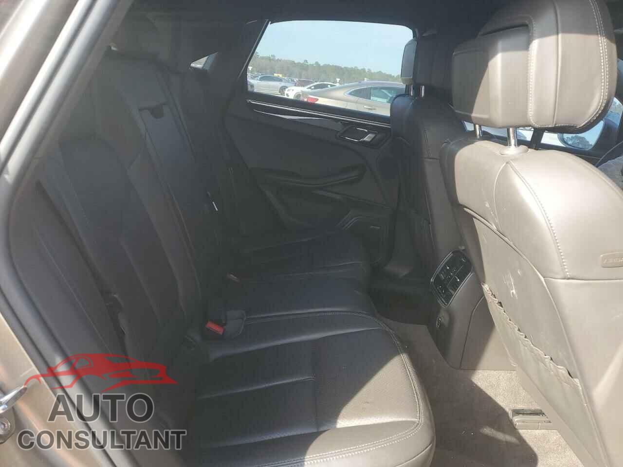 PORSCHE MACAN 2017 - WP1AA2A58HLB08138