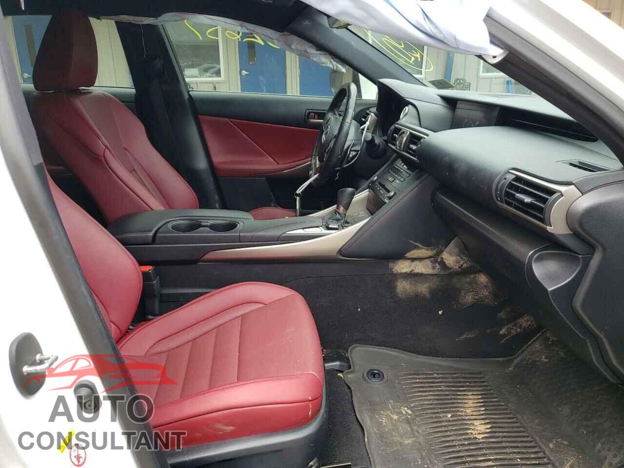 LEXUS IS 2018 - JTHC81D2XJ5026647
