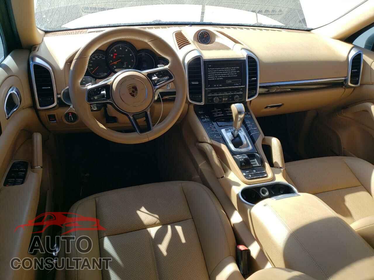 PORSCHE CAYENNE 2016 - WP1AA2A25GKA12395