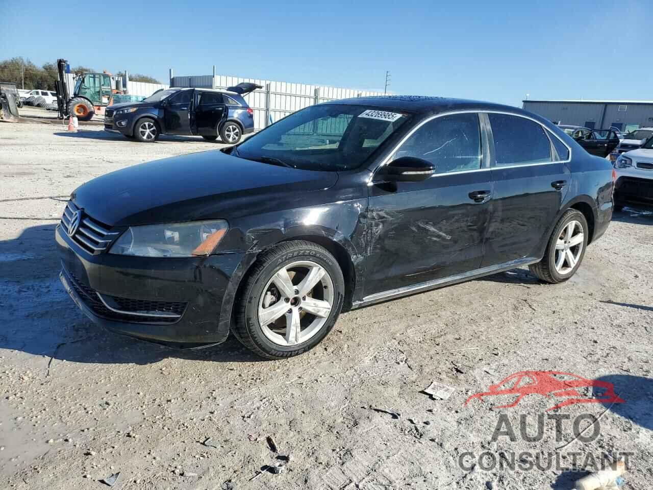 VOLKSWAGEN PASSAT 2012 - 1VWBH7A38CC049465