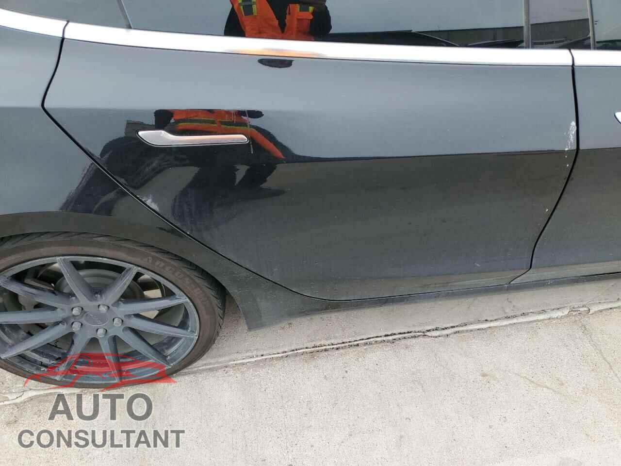 TESLA MODEL 3 2019 - 5YJ3E1EAXKF399154