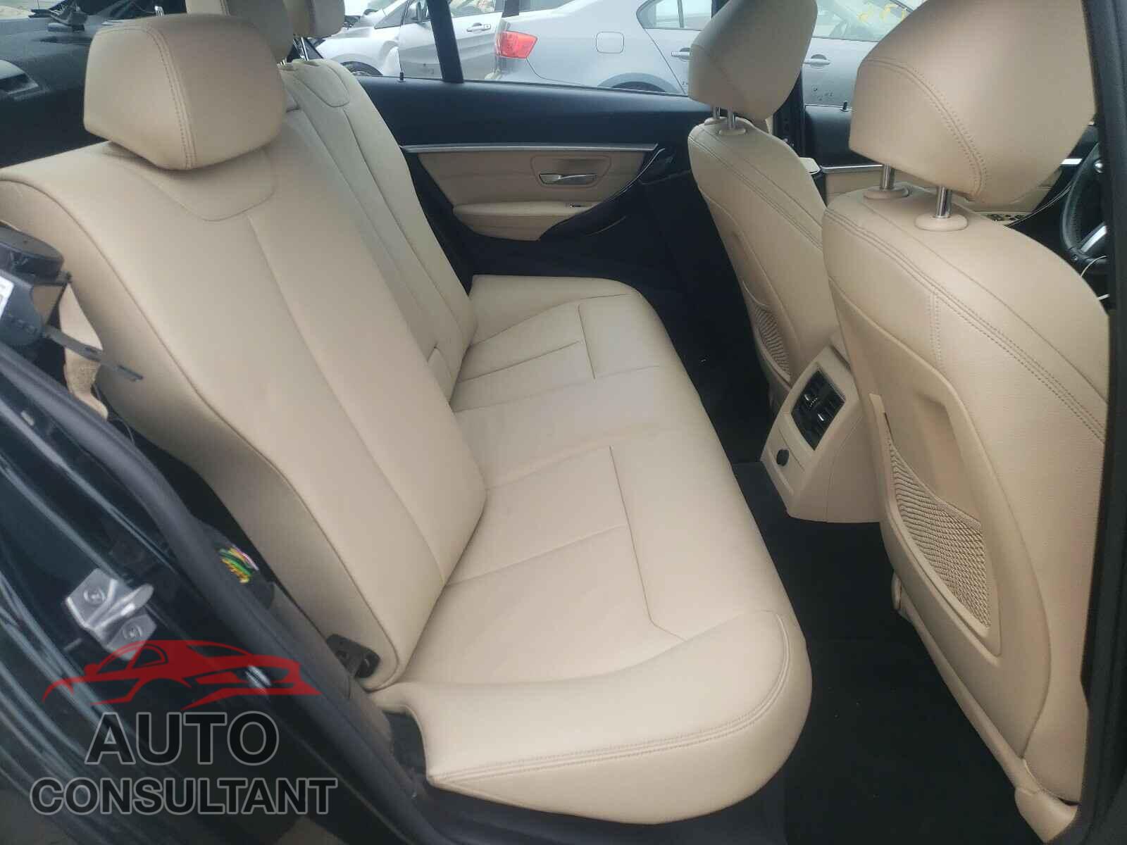 BMW 3 SERIES 2017 - WBA8B7C33HK806715