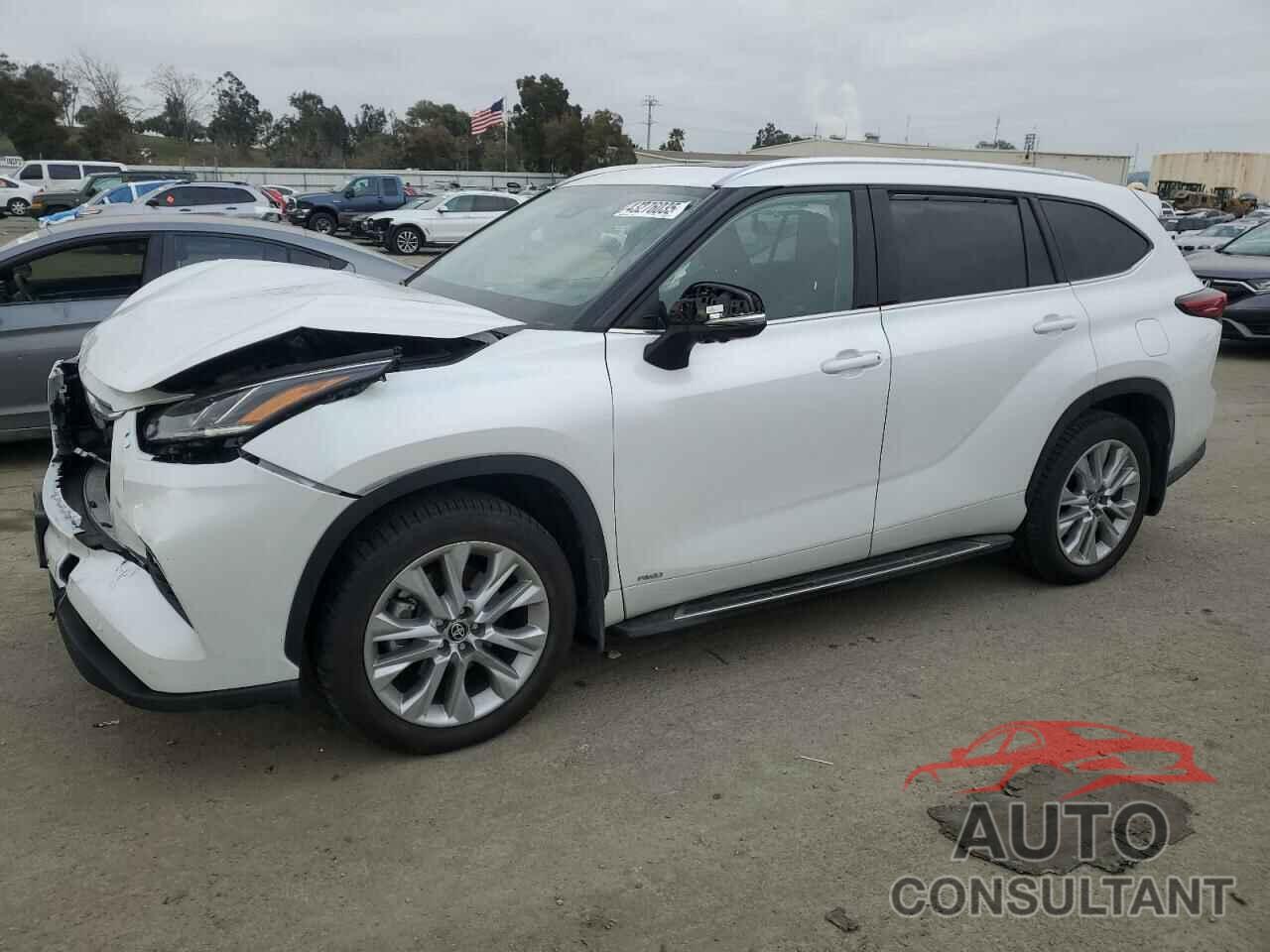 TOYOTA HIGHLANDER 2023 - 5TDXBRCH2PS592040