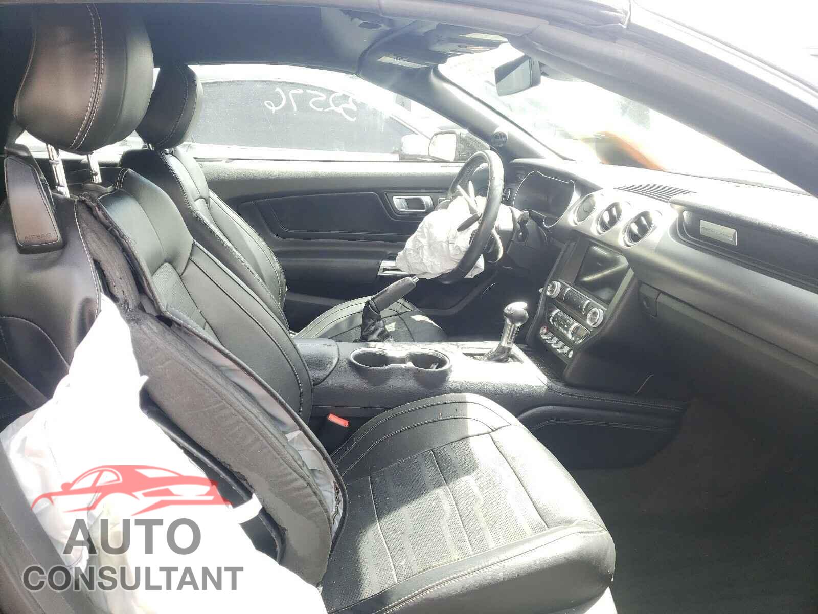 FORD MUSTANG 2018 - 1FATP8FF1J5114599