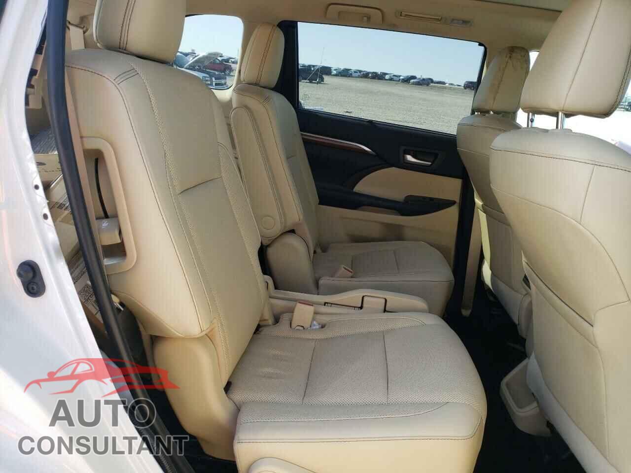 TOYOTA HIGHLANDER 2018 - 5TDDZRFH3JS810424