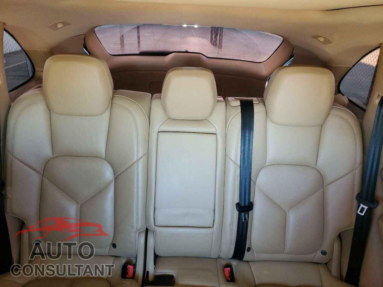 PORSCHE CAYENNE 2016 - WP1AA2A28GLA03572