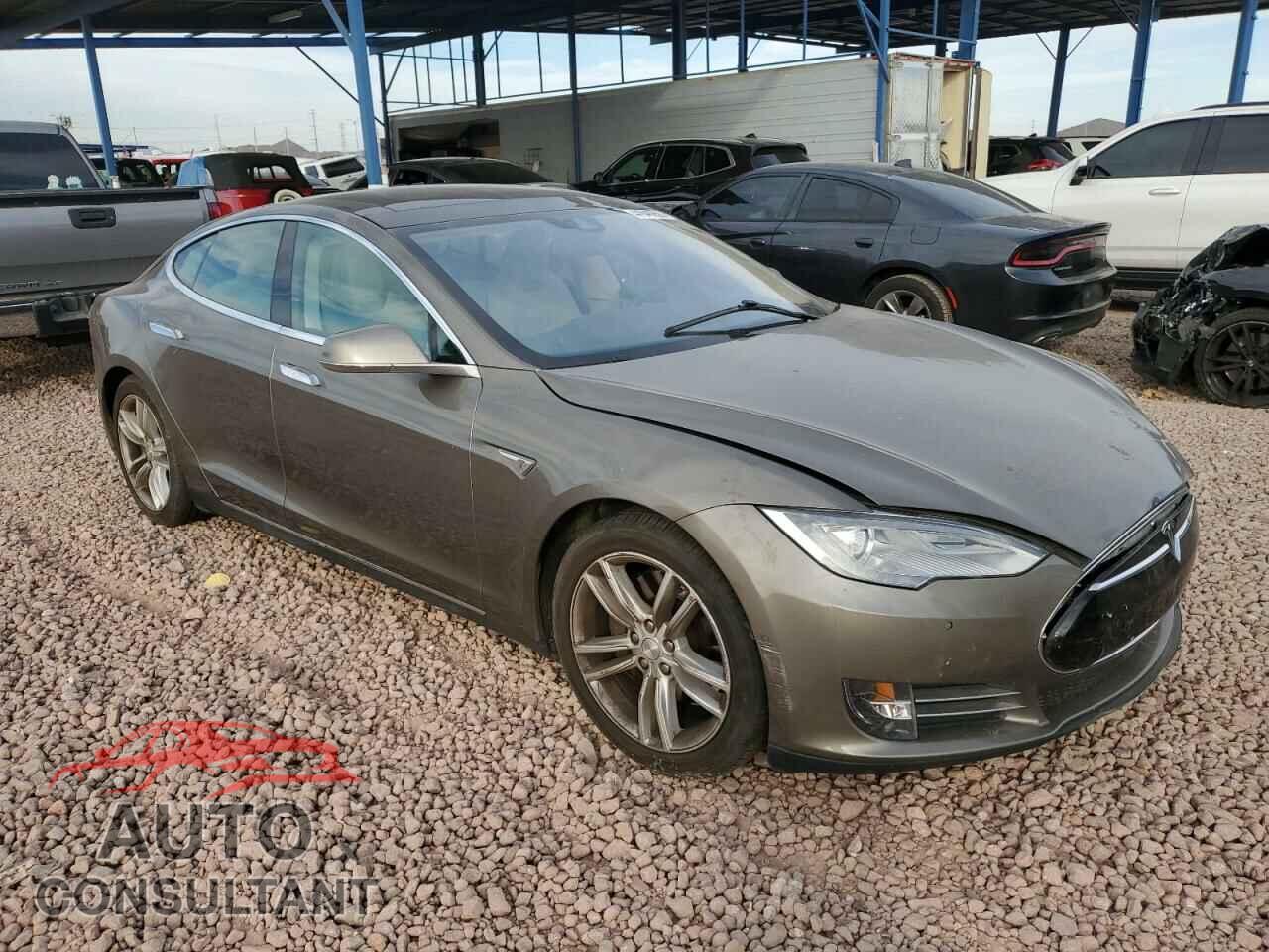 TESLA MODEL S 2015 - 5YJSA1E26FF107912