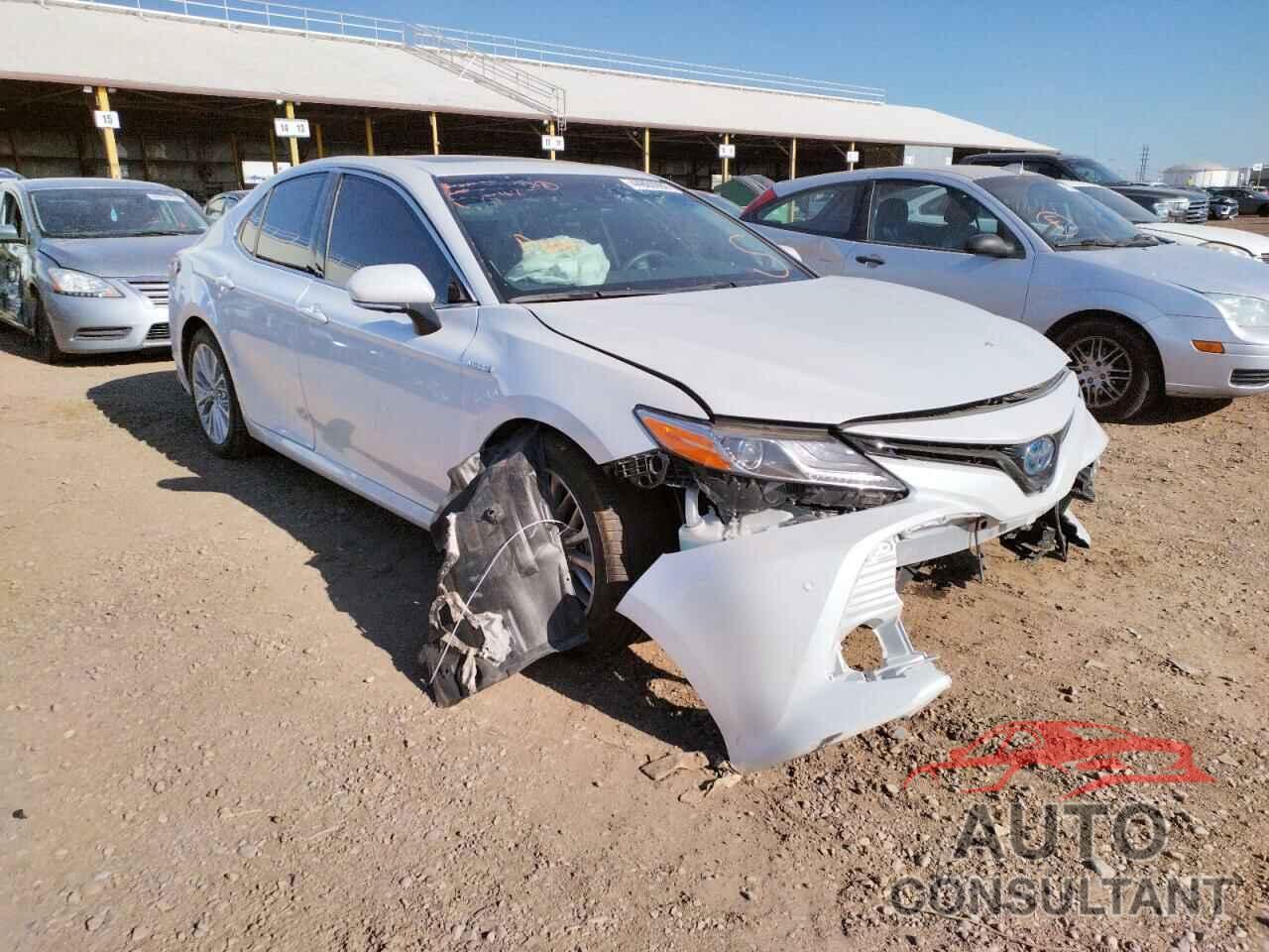 TOYOTA CAMRY 2018 - 4T1B21HK2JU005317