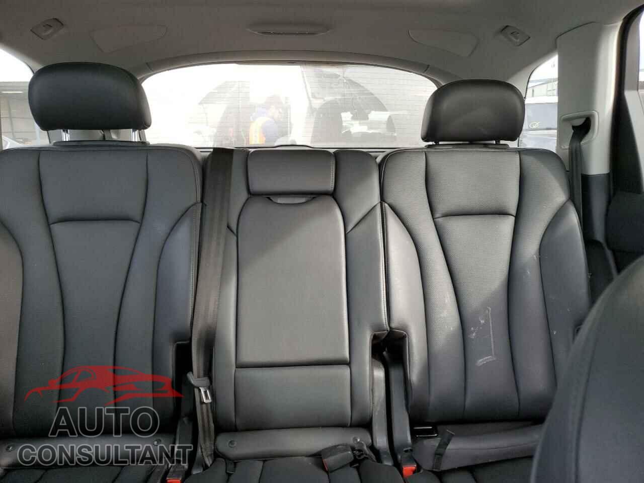 AUDI Q7 2018 - WA1VAAF78JD007747