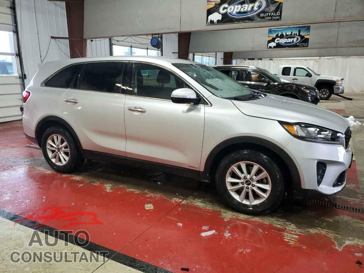 KIA SORENTO 2019 - 5XYPGDA30KG570104