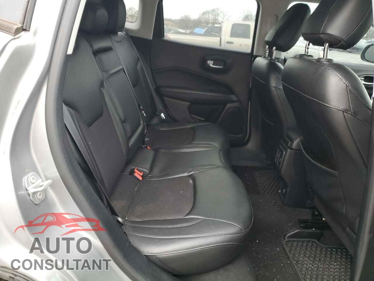 JEEP COMPASS 2018 - 3C4NJCBB0JT324704