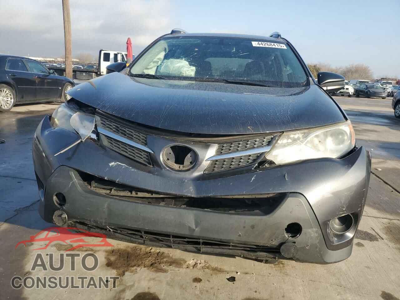 TOYOTA RAV4 2015 - JTMZFREV5FD042955
