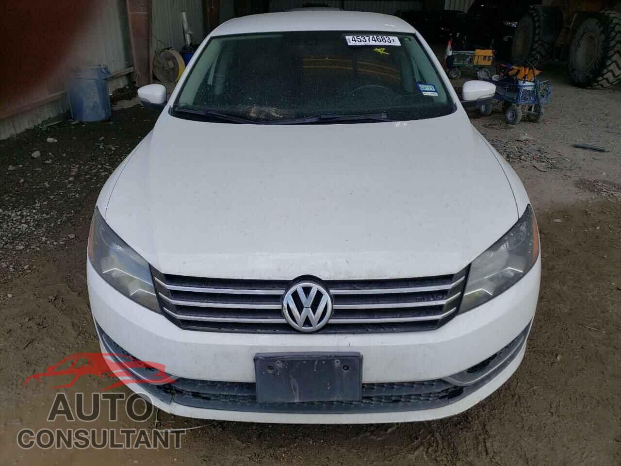 VOLKSWAGEN PASSAT 2015 - 1VWAS7A31FC007320
