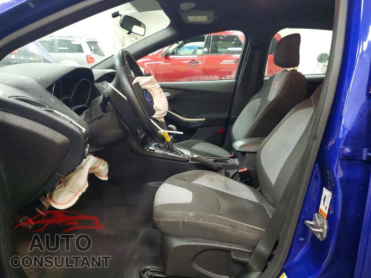 FORD FOCUS 2015 - 1FADP3L96FL274471