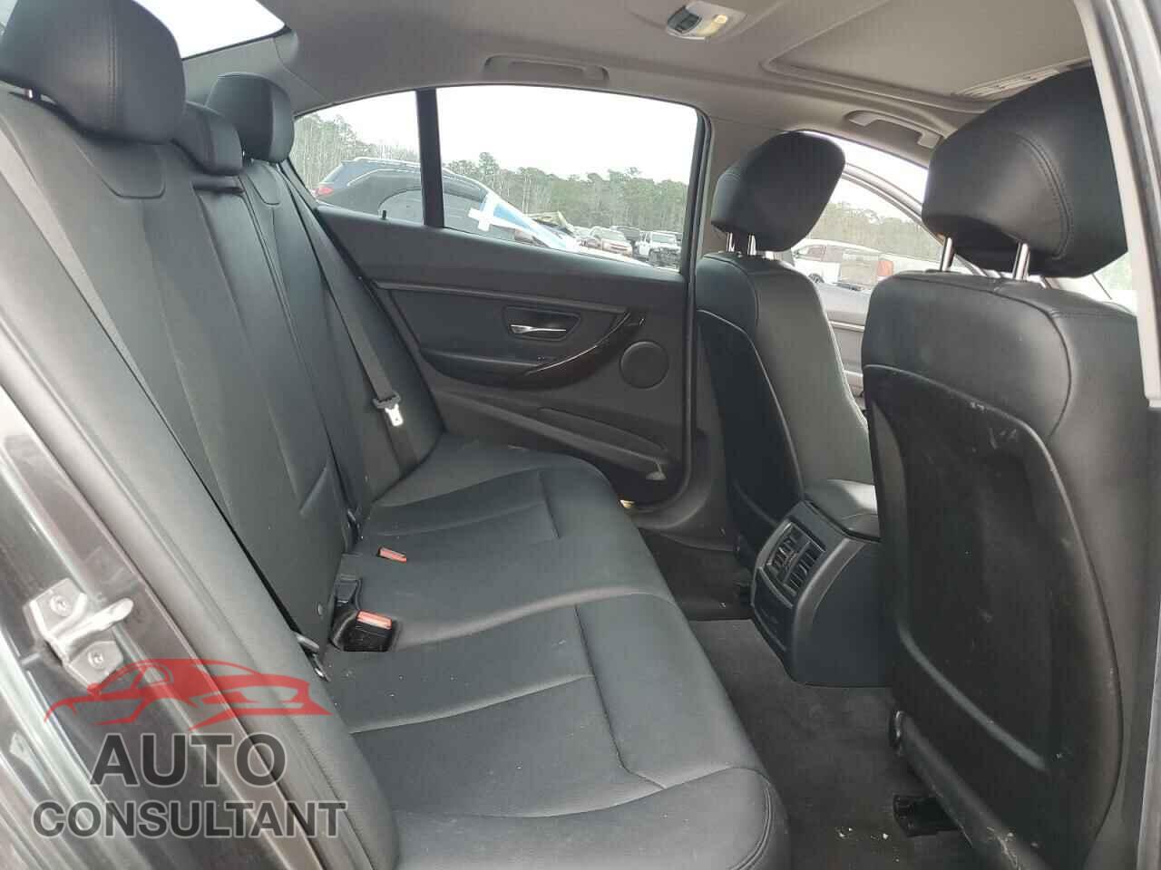 BMW 3 SERIES 2016 - WBA8E5G50GNU19964