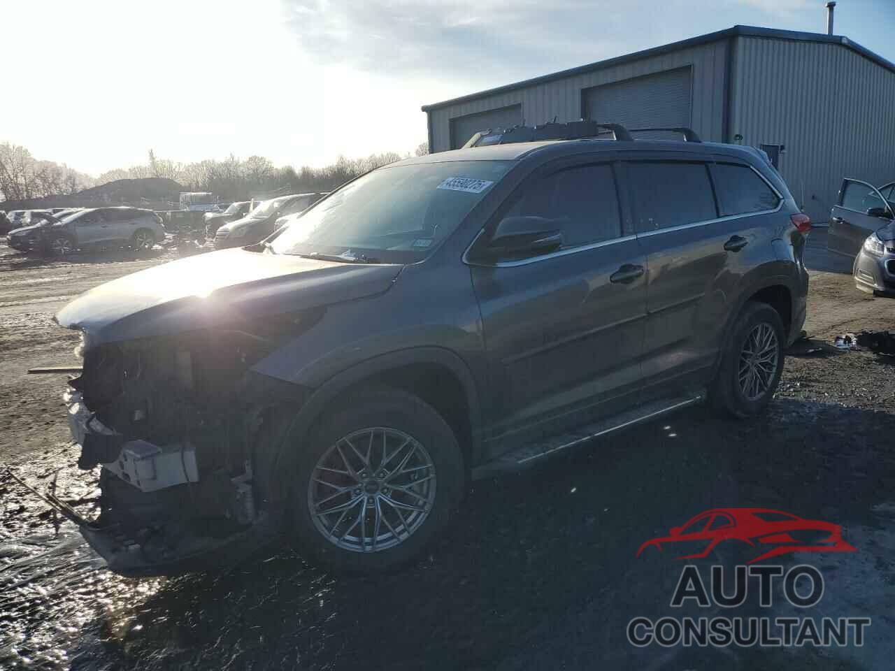 TOYOTA HIGHLANDER 2018 - 5TDZZRFH8JS248767