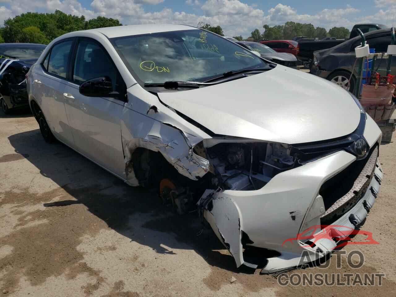 TOYOTA COROLLA 2018 - 5YFBURHE6JP828420