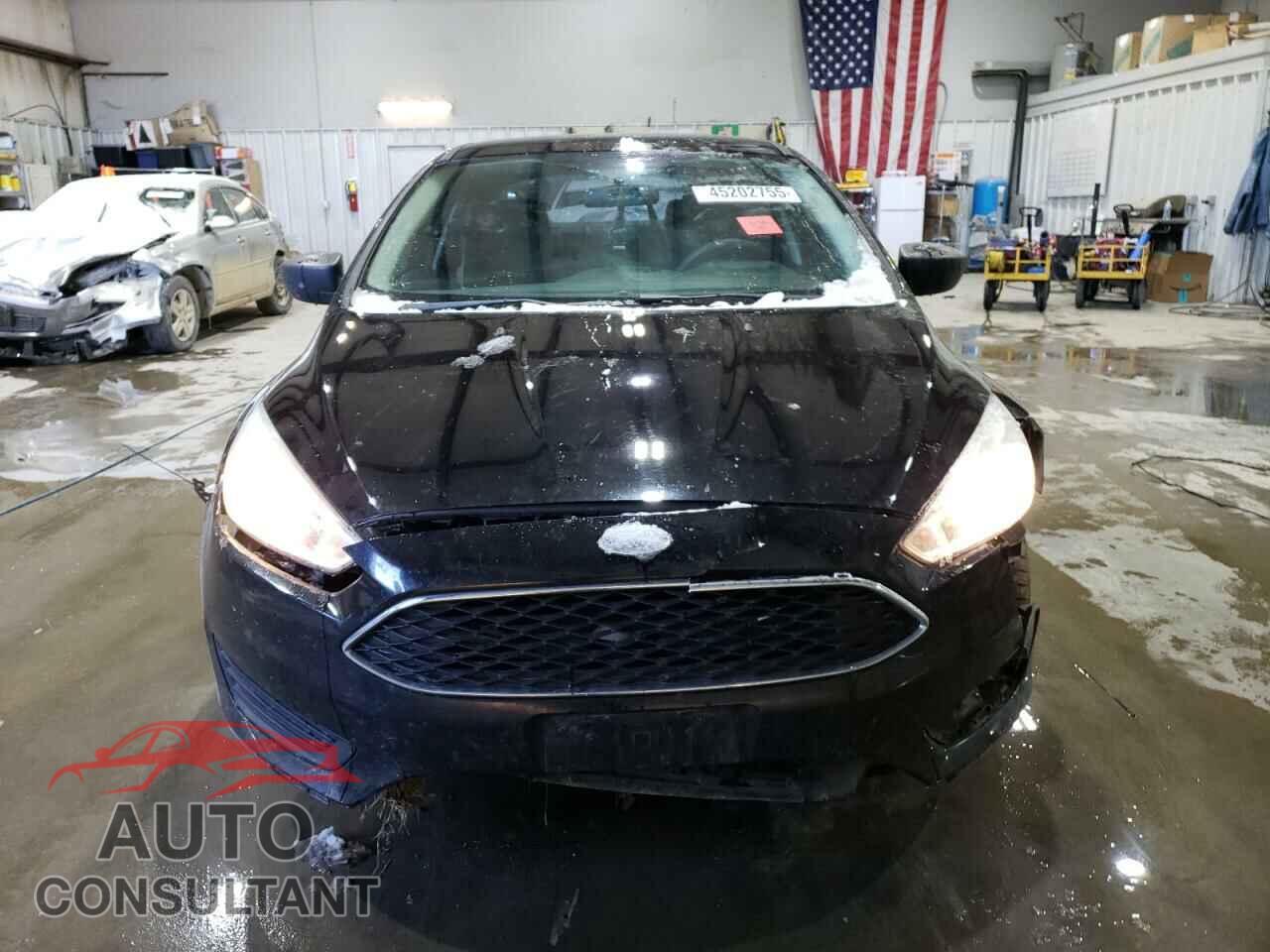 FORD FOCUS 2017 - 1FADP3E22HL228686