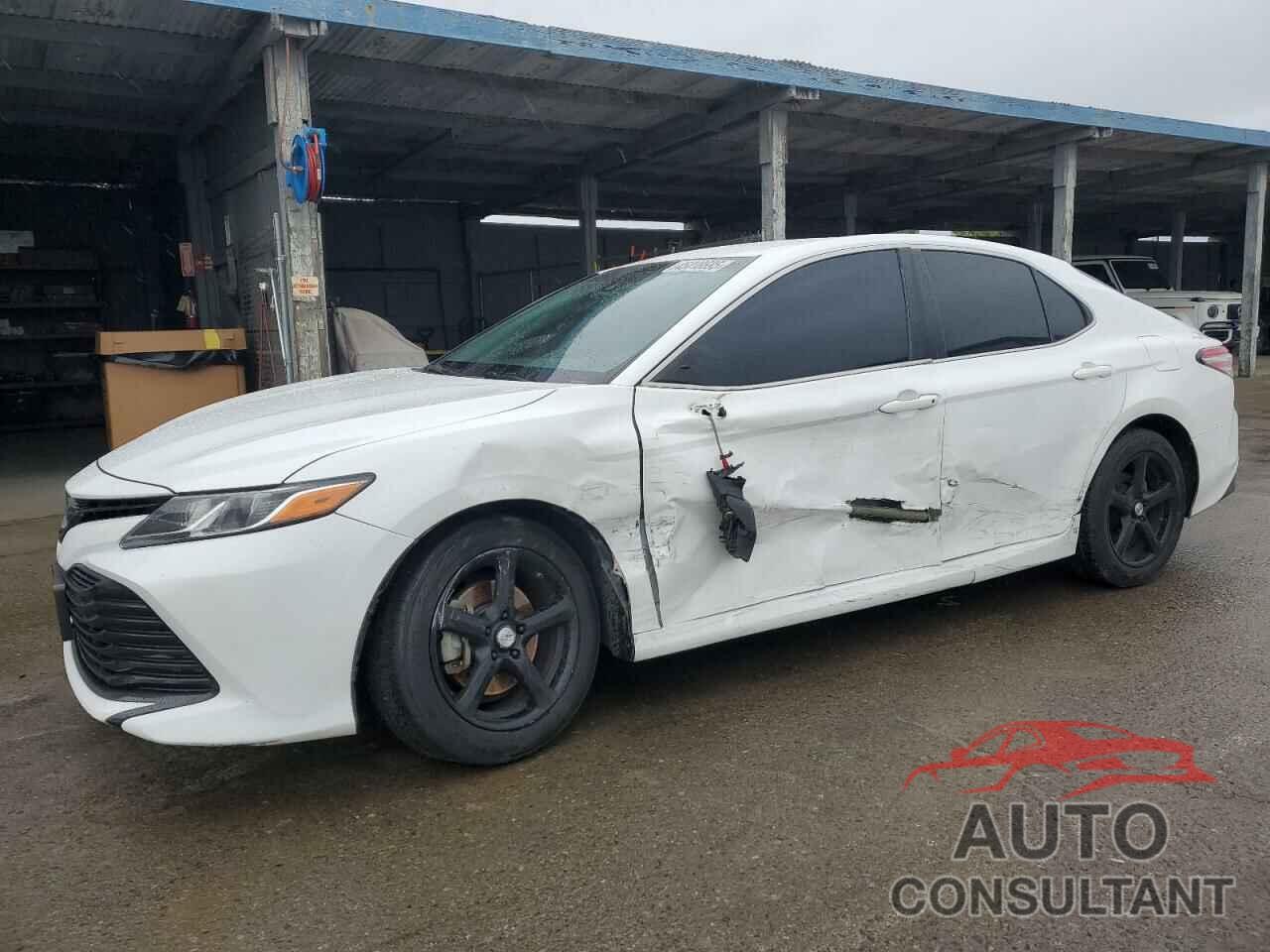 TOYOTA CAMRY 2018 - 4T1B11HK4JU630126