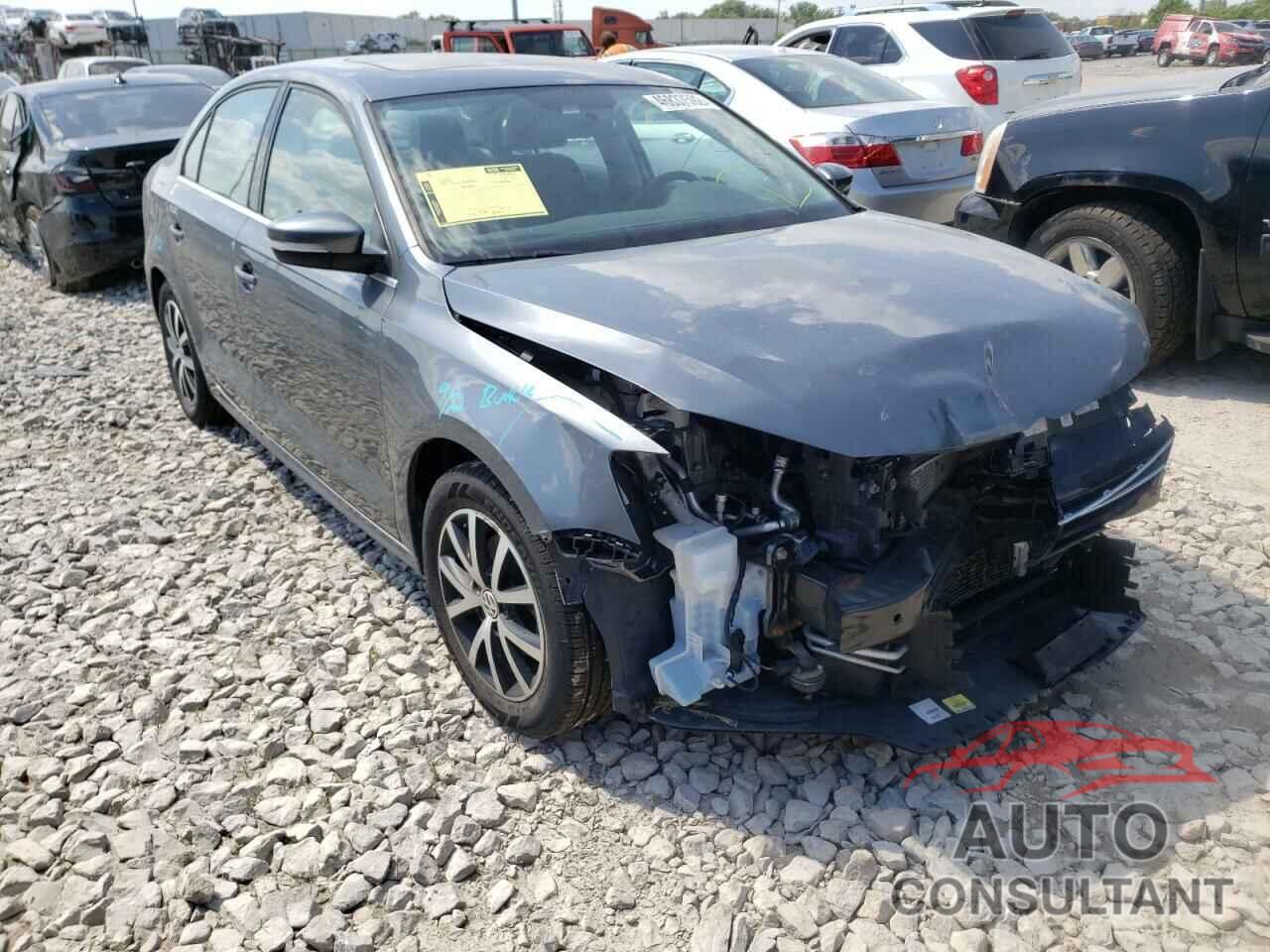 VOLKSWAGEN JETTA 2017 - 3VWDB7AJXHM366971
