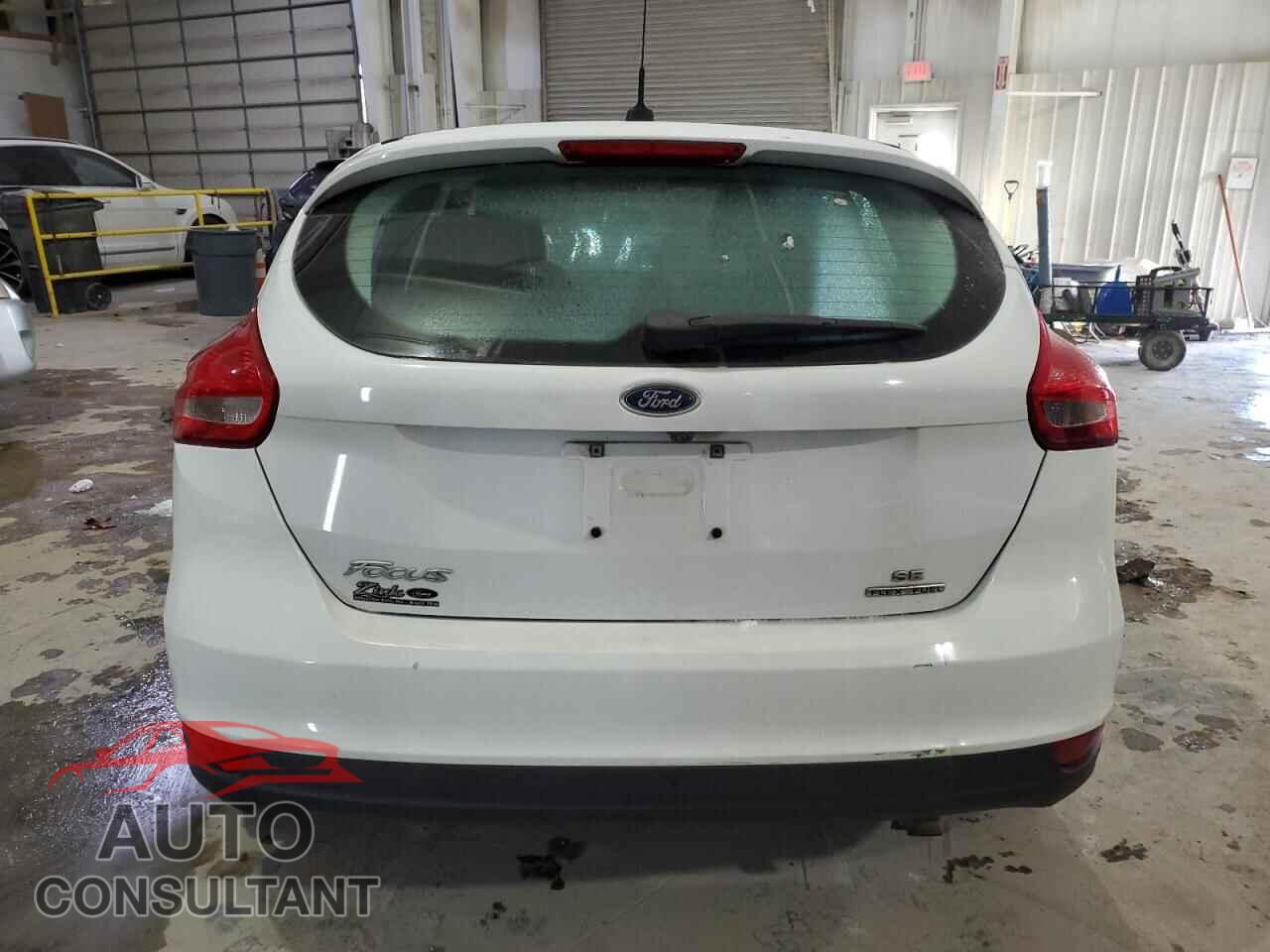 FORD FOCUS 2016 - 1FADP3K28GL352108