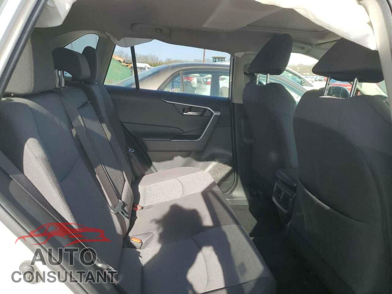 TOYOTA RAV4 2020 - JTMP1RFV5LD068536