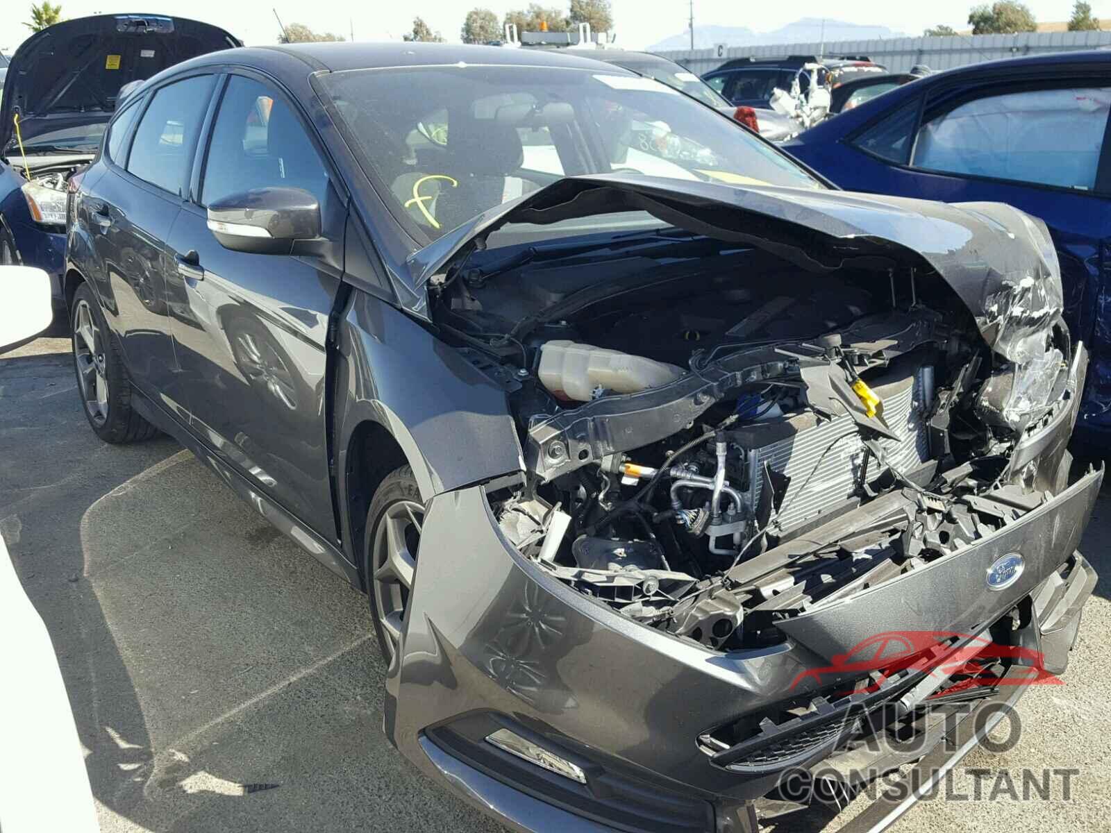 FORD FOCUS 2018 - 1FADP3L94JL247648