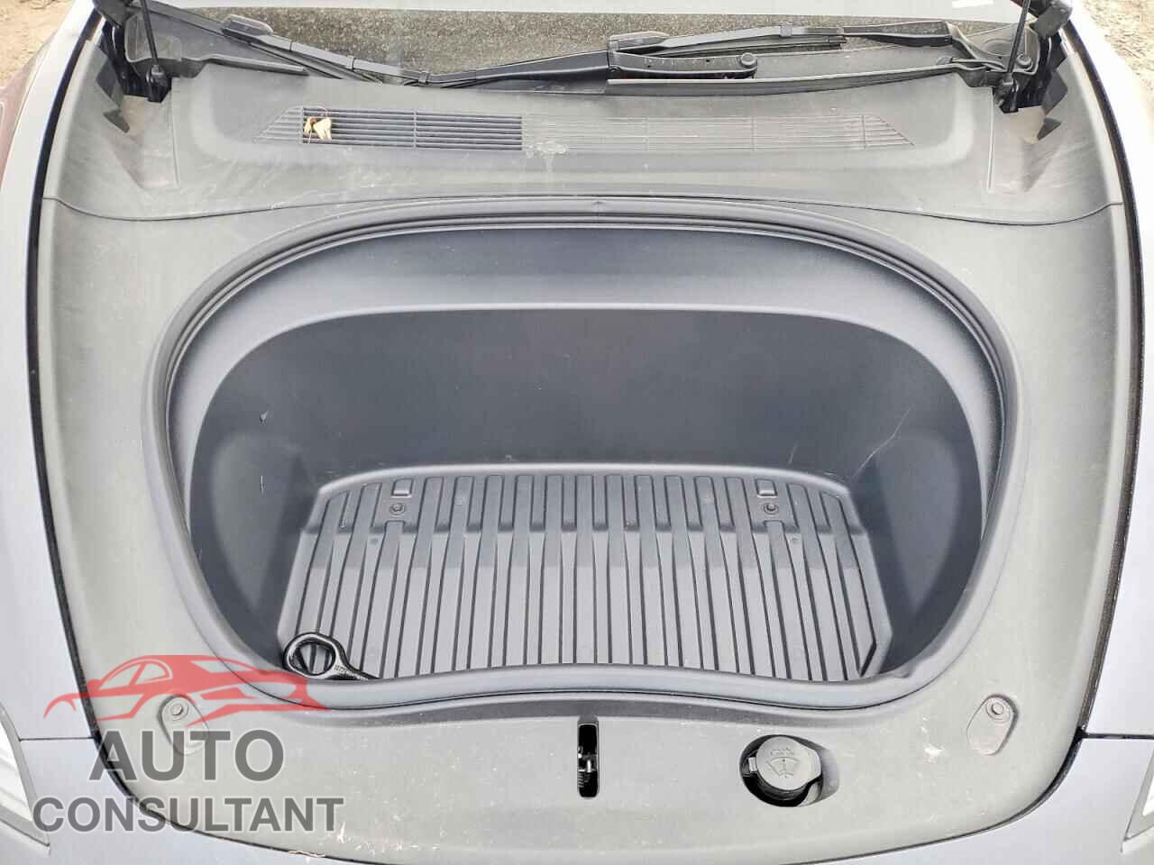 TESLA MODEL 3 2025 - 5YJ3E1EA2SF994922