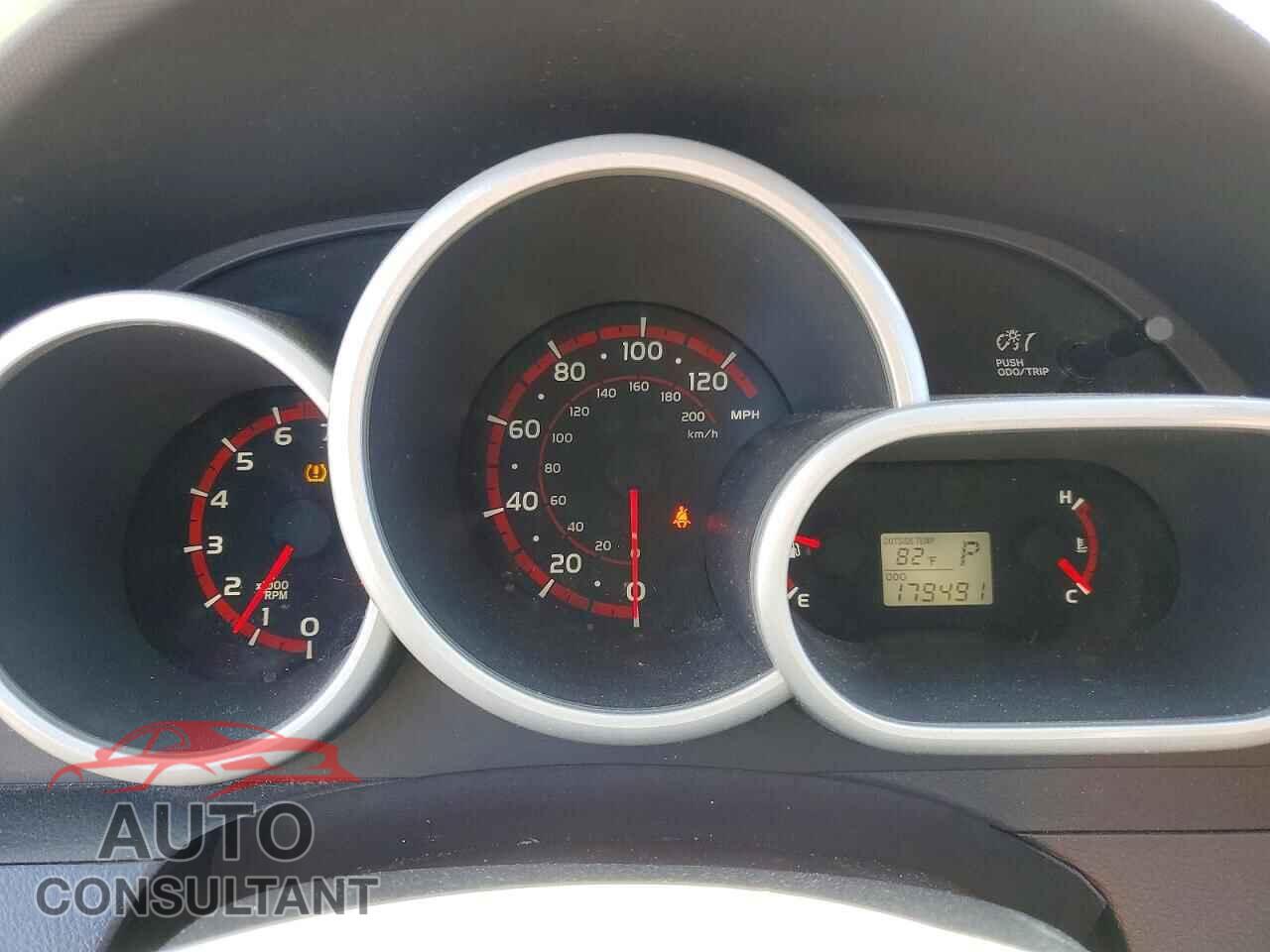 TOYOTA MATRIX 2010 - 2T1KU4EE2AC464410
