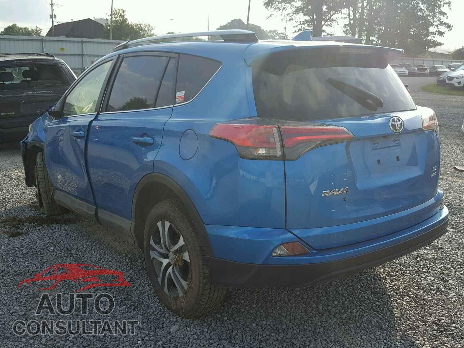TOYOTA RAV4 LE 2017 - JTMBFREV5HJ116543