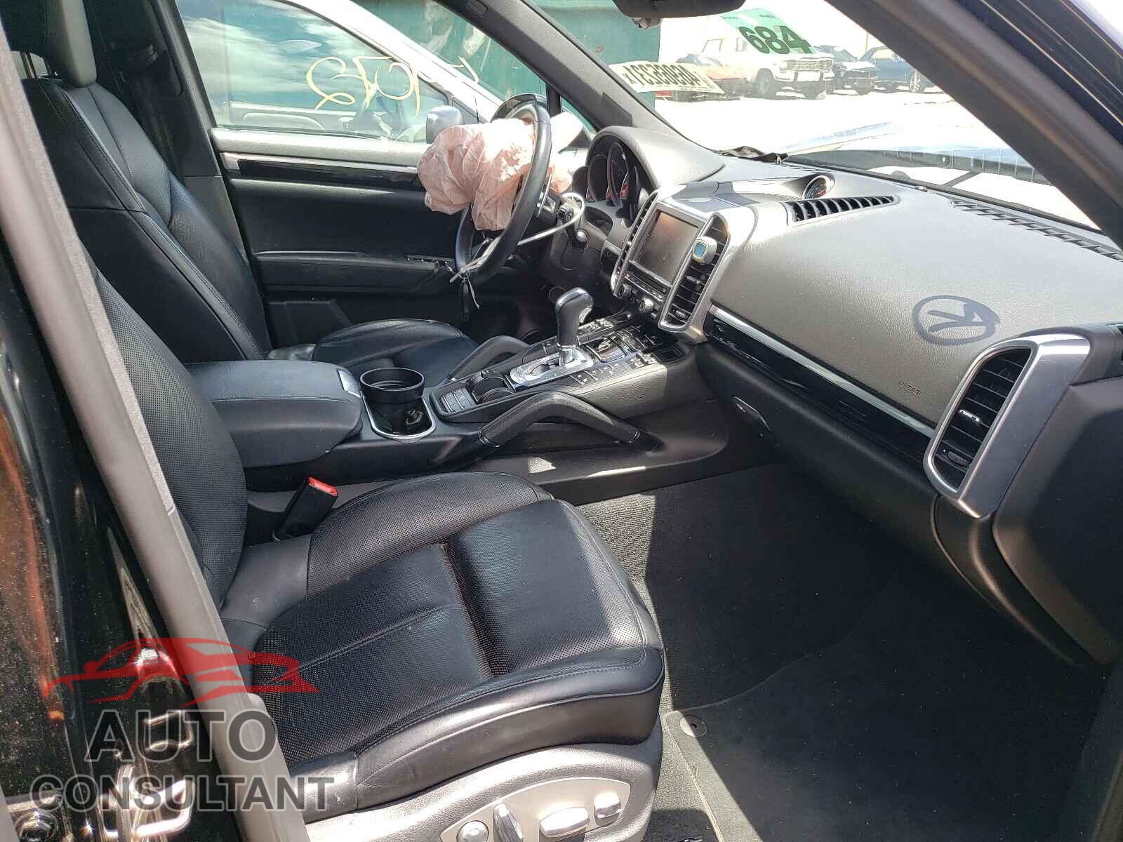 PORSCHE CAYENNE 2016 - WP1AA2A21GLA08841