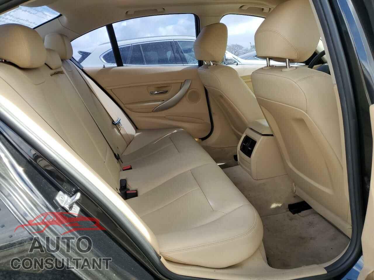 BMW 3 SERIES 2015 - WBA3B1C59FK141485