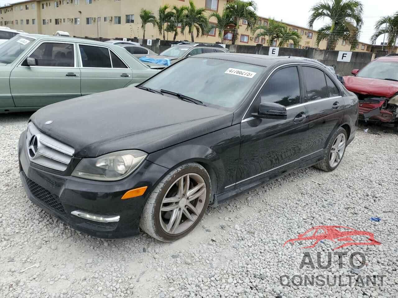 MERCEDES-BENZ C-CLASS 2013 - WDDGF8ABXDR281422