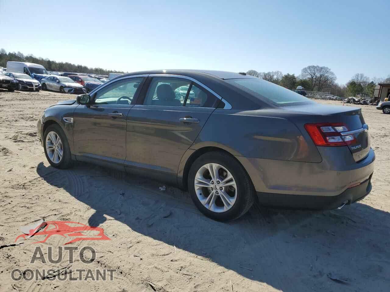 FORD TAURUS 2018 - 1FAHP2D8XJG138573