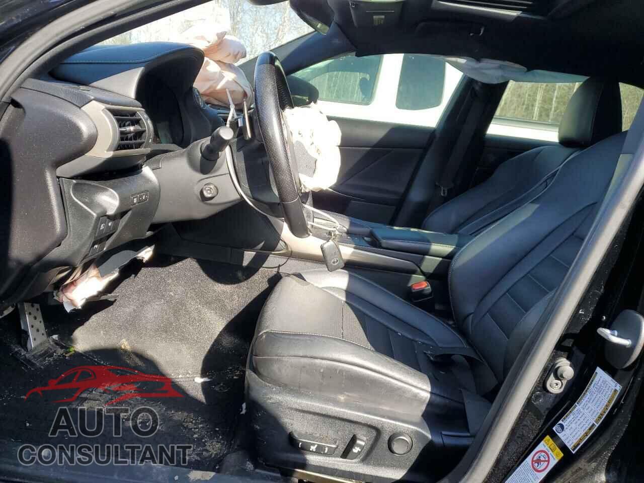 LEXUS IS 2018 - JTHC81D2XJ5031086