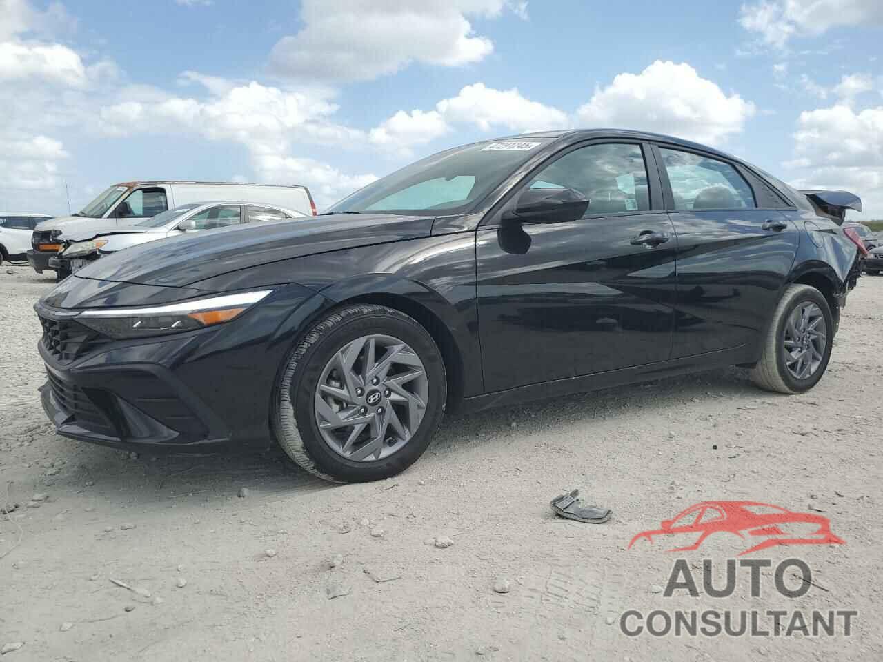 HYUNDAI ELANTRA 2024 - KMHLM4DG8RU775793