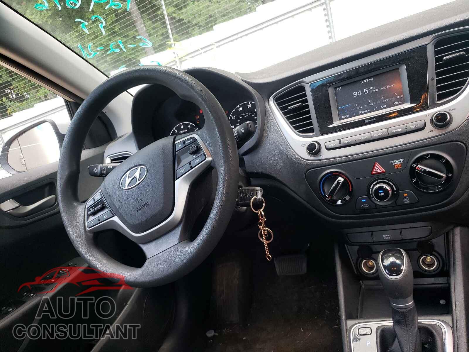 HYUNDAI ACCENT 2018 - 3KPC24A3XJE015802