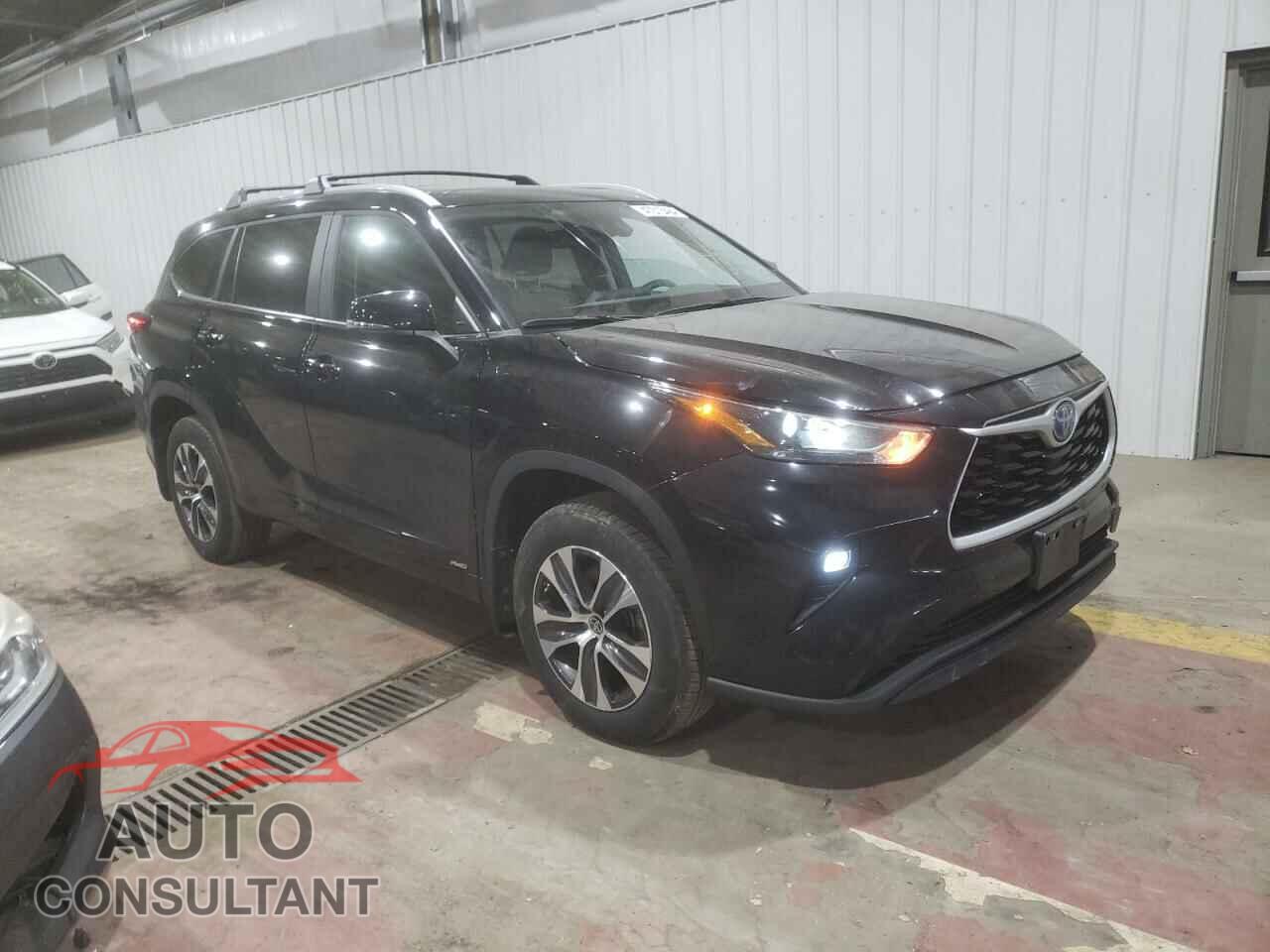 TOYOTA HIGHLANDER 2023 - 5TDKBRCH1PS574882