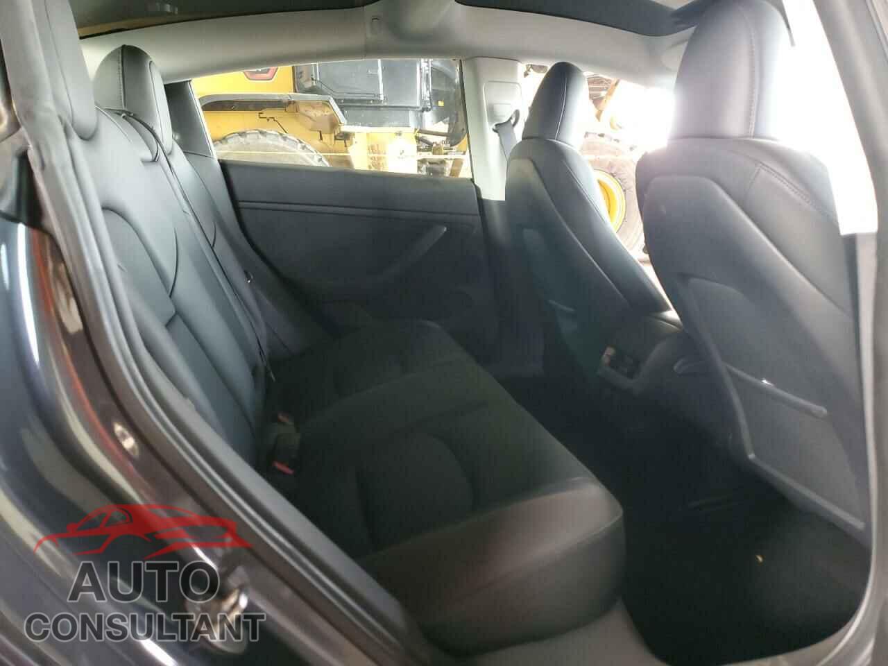 TESLA MODEL 3 2023 - 5YJ3E1EA5PF661475