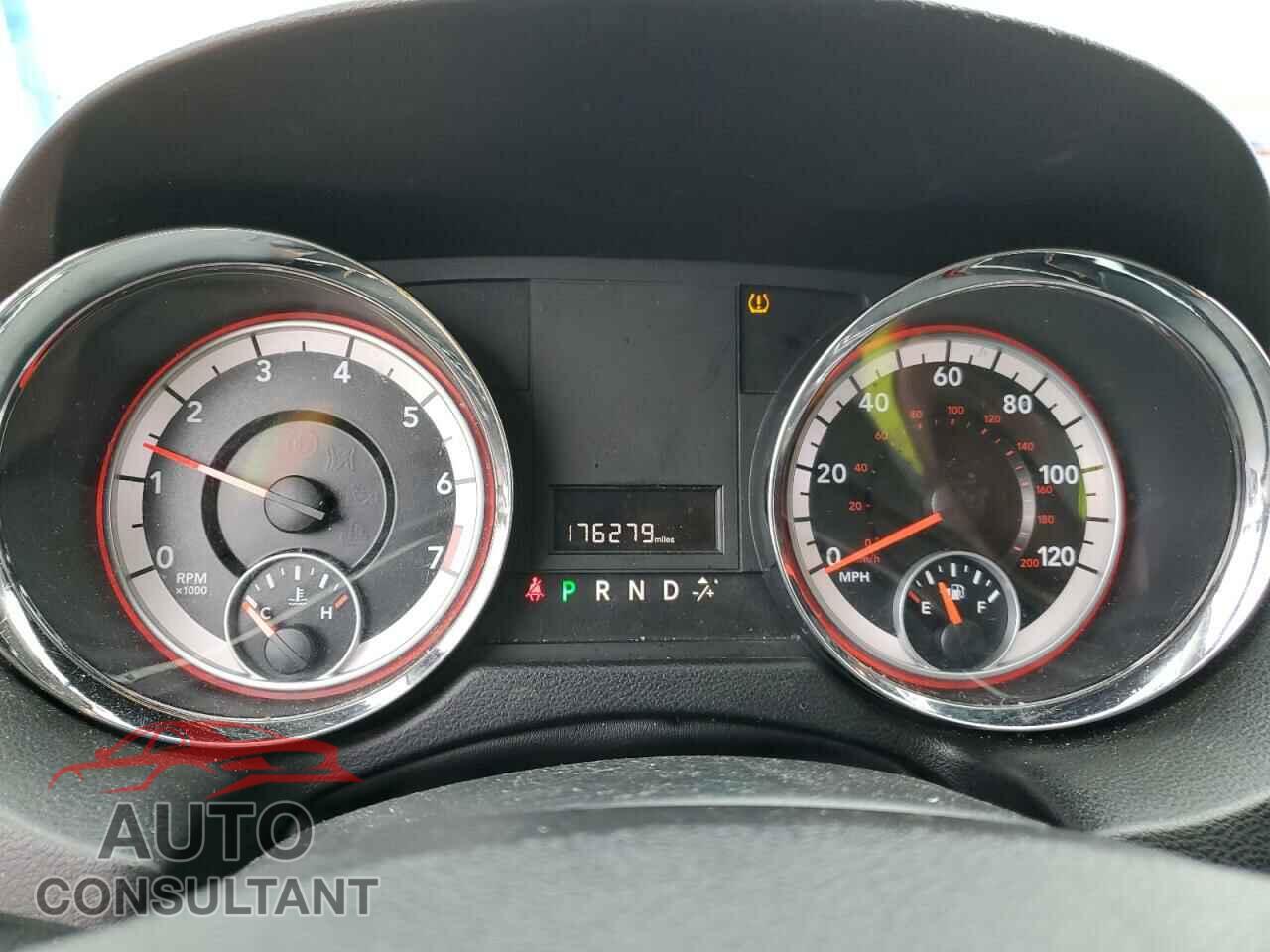 DODGE CARAVAN 2013 - 2C4RDGCG9DR749646