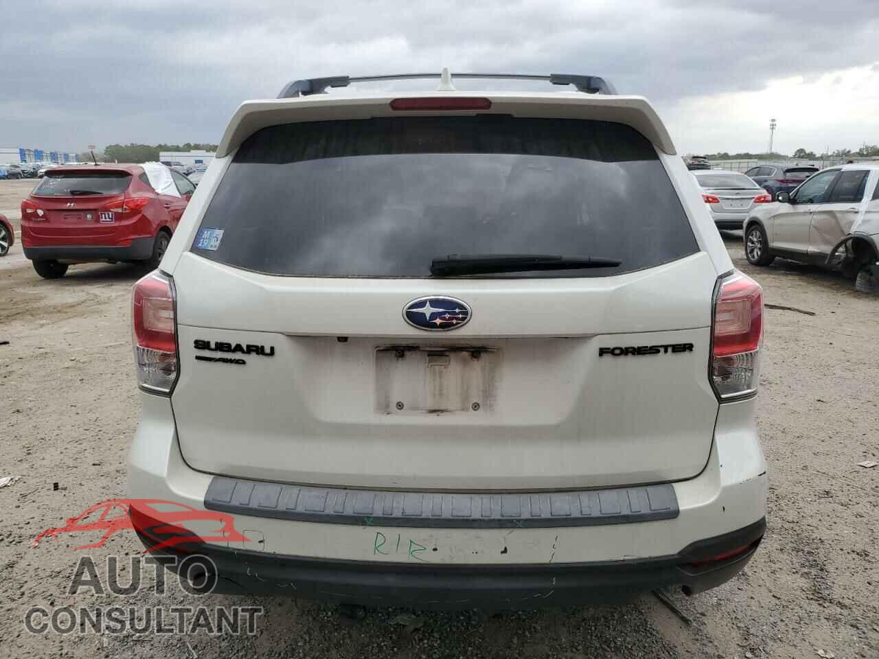 SUBARU FORESTER 2018 - JF2SJAEC1JH446578