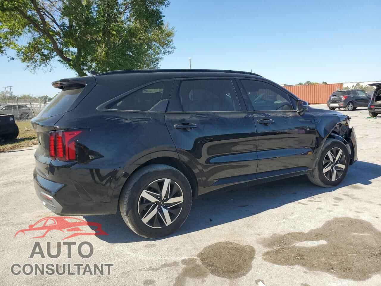 KIA SORENTO 2023 - 5XYRL4LC4PG242564
