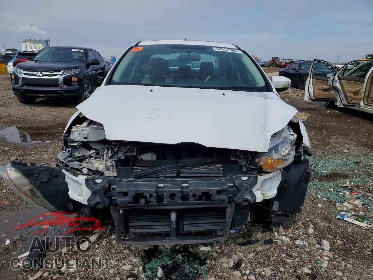 FORD FOCUS 2014 - 1FADP3F2XEL241101