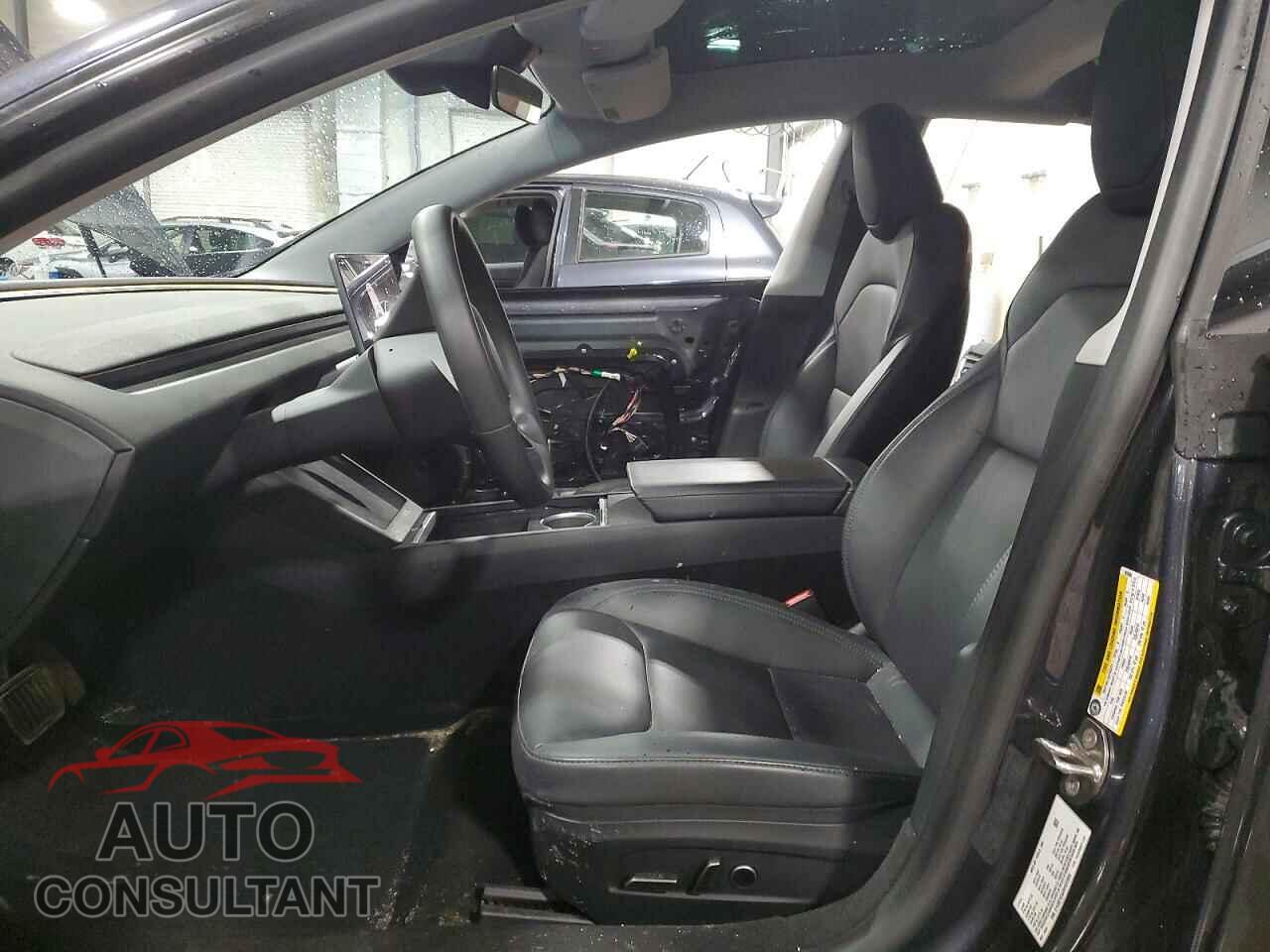 TESLA MODEL 3 2024 - 5YJ3E1EA4RF822885