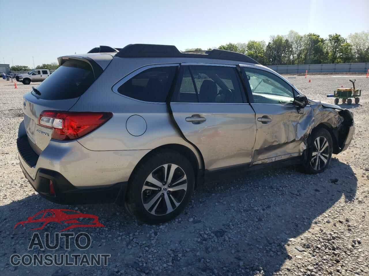 SUBARU OUTBACK 2018 - 4S4BSANC5J3370481