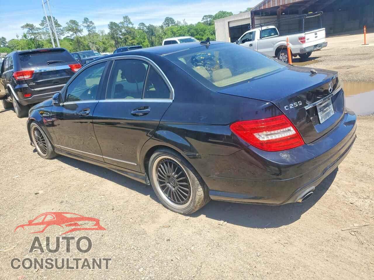 MERCEDES-BENZ C-CLASS 2013 - WDDGF4HB4DR254005