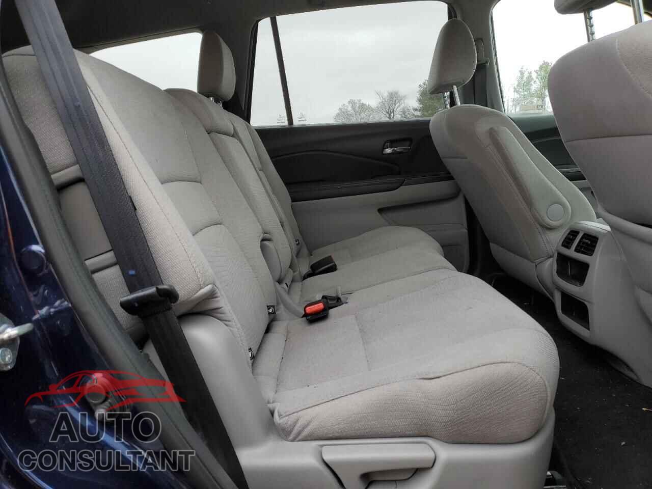 HONDA PILOT 2017 - 5FNYF5H16HB044657