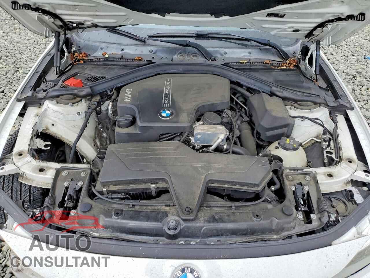 BMW 3 SERIES 2016 - WBA8E9G55GNU27615