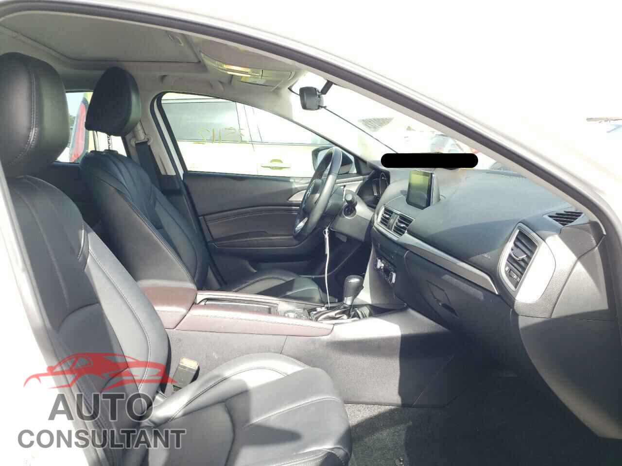 MAZDA 3 2018 - 3MZBN1L37JM215229